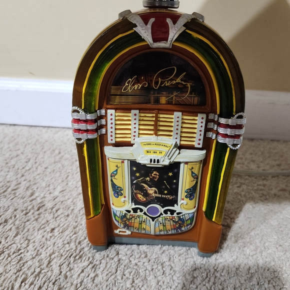 Elvis Presley Jukebox Lamp with Yellow Shade - Picture 2 of 4